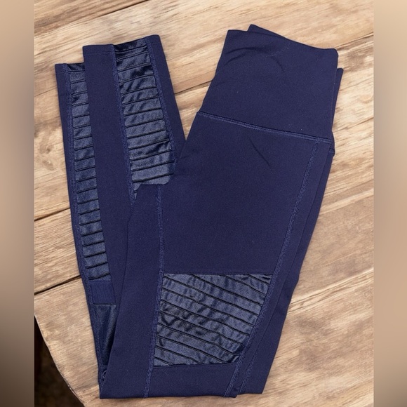 ALO Yoga High-Waist Legging-NAVY - Picture 5 of 6